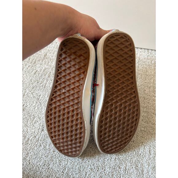 Vans X Where is Waldo Authentic Sneaker - Picture 5 of 9